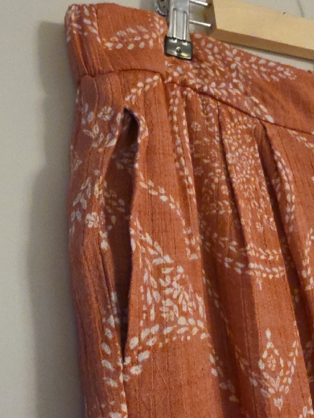 Wonderly Rust Printed Wide-Leg Women's Pants - Picture 3 of 7